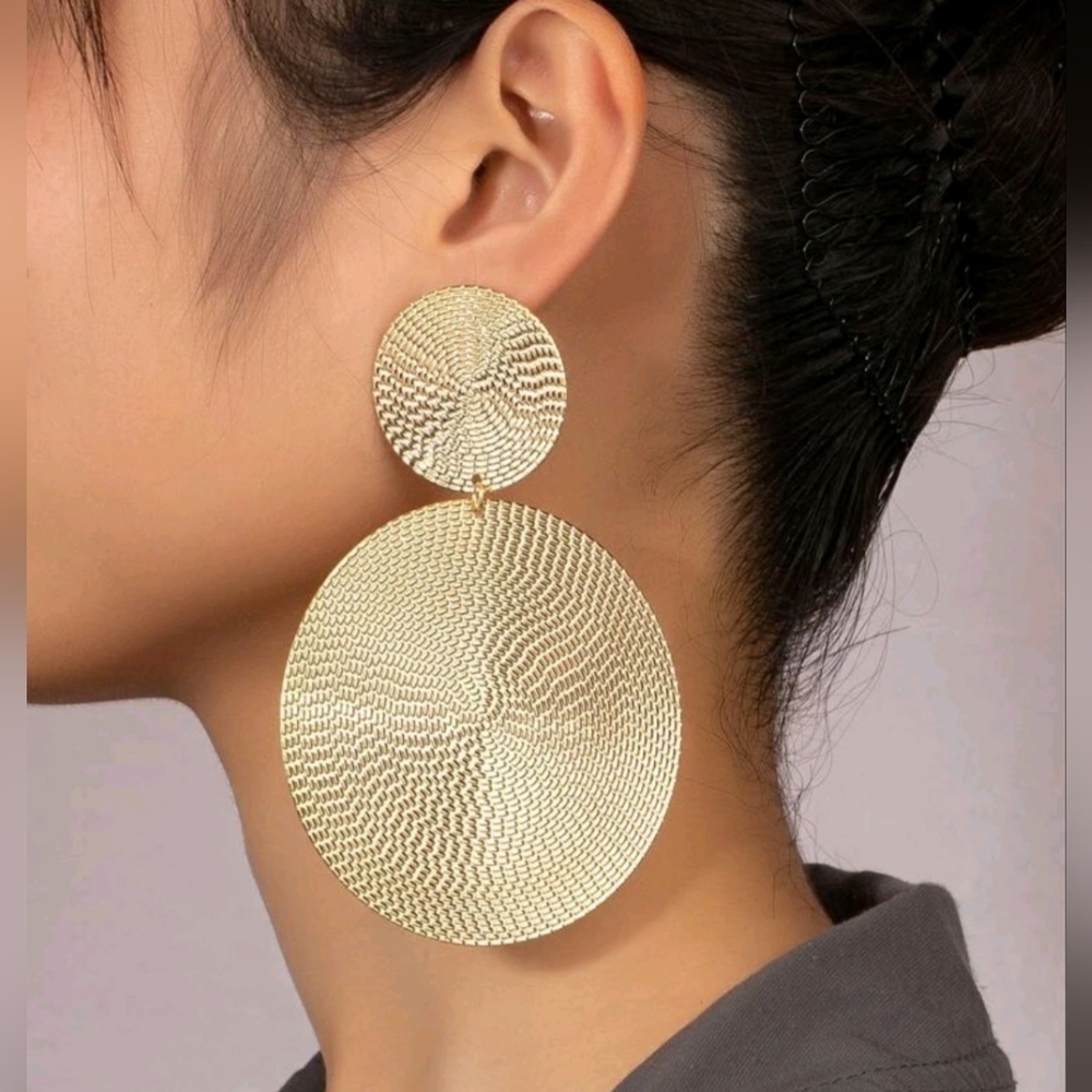 NWT Oversized Round Medallion Gold Drop Earrings